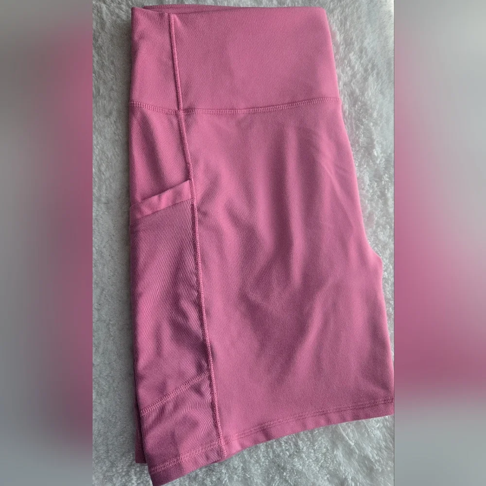 NWOT Fabletics Women's Pink Bike Shorts